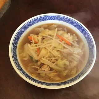 麺つゆの素de野菜たっぷり醤油タンメン。